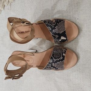 Gianni Bini snake print Sandals